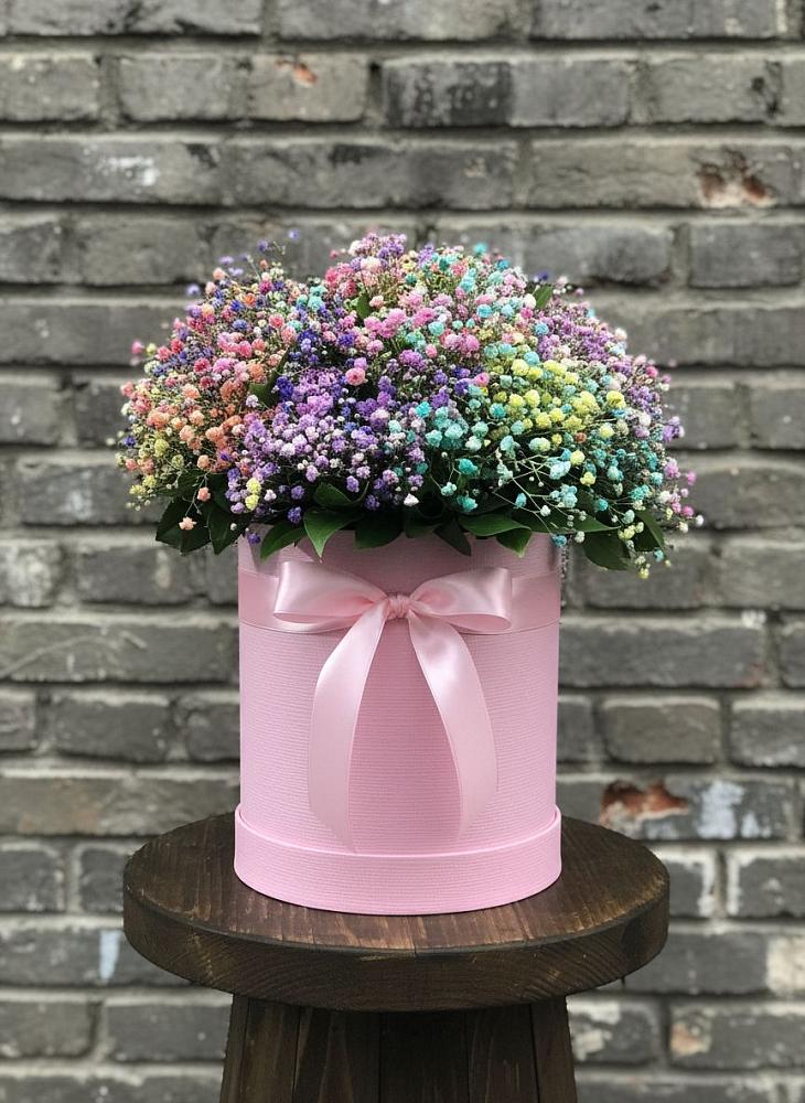 Цветочная композиция из Гипсофила и Розы в шляпной коробке в Донской Балке