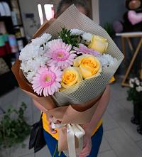 Букет цветов из:  Герберы, Розы и Хризантемы в Донской Балке