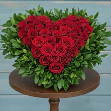 Цветочная композиция из Розы в виде сердца в Донской Балке