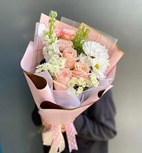 Букет цветов из:  Хризантемы и Розы в Донской Балке