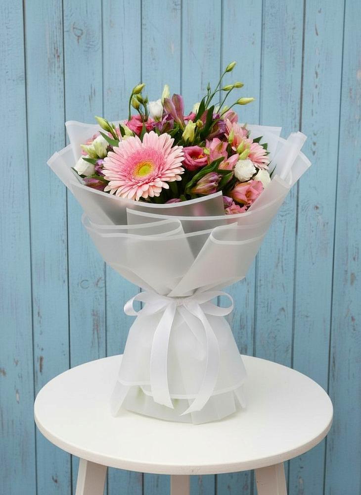 Букет цветов из: Герберы, Альстромерии и Лизиантусы в Донской Балке