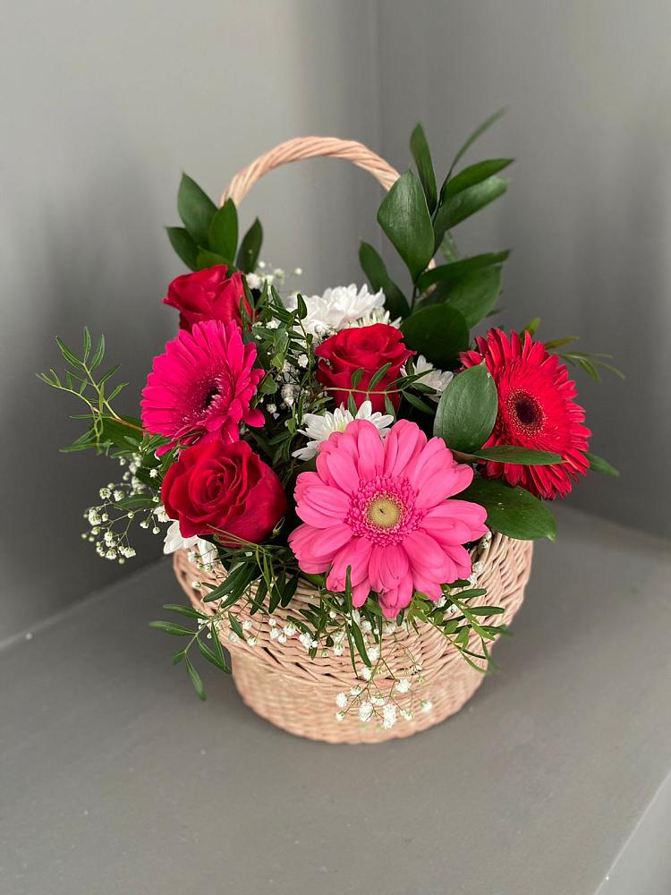 Цветочная композиция из Розы, Хризантемы и Герберы в корзине в Донской Балке