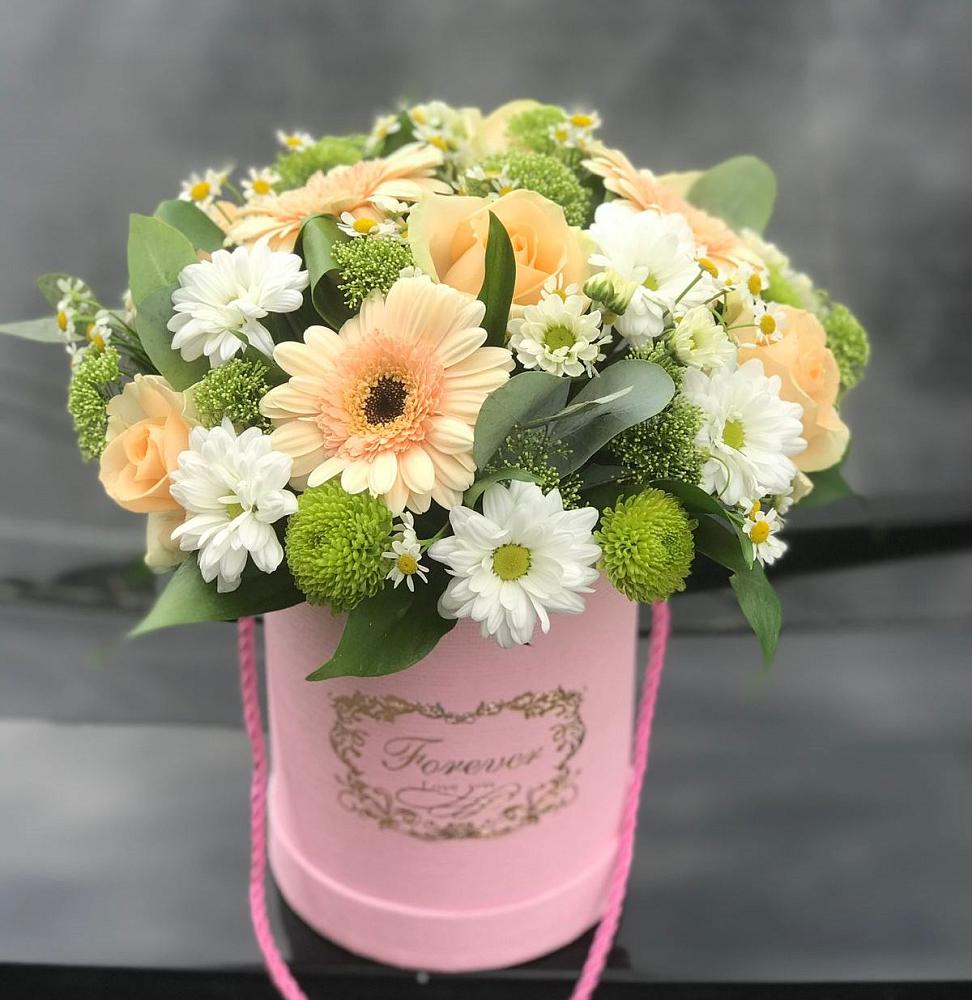 Цветочная композиция из Розы, Герберы и Хризантемы в шляпной коробке в Донской Балке